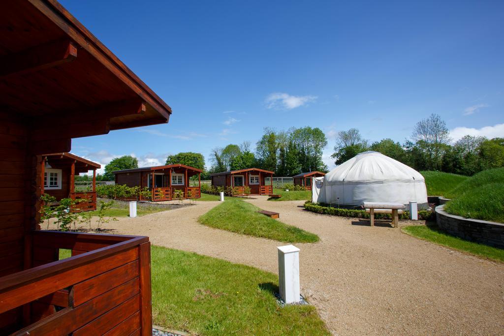 Hotel Giltraps Townhouse & Glamping Kinnitty Exterior foto